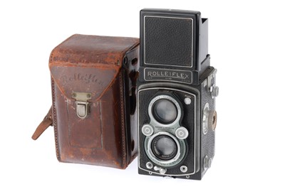 Lot 146 - A Rollei Rolleiflex Automat Medium Format TLR Camera