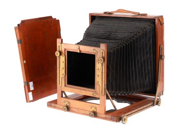 Lot 183 - An English Victorian 12x10 Inch Field Camera Body