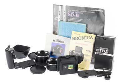 Lot 326 - A Selection of Zenza Bronica Accessories