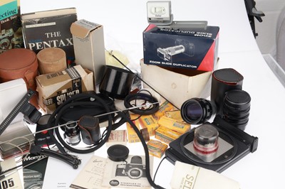 Lot 327 - A Selection of Mixed Photographica