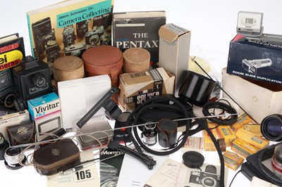 Lot 327 - A Selection of Mixed Photographica