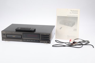 Lot 549 - A Technics SL-PG200A Compact Disc Player