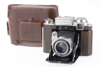 Lot 160 - A Zeiss Ikon Super Ikonta Medium Format Camera