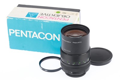 Lot 361 - A Pentacon auto f/2.8 135mm MC Telephoto Lens