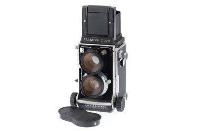 Lot 173 - A Mamiya C220 Professional TLR