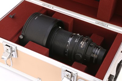 Lot 303 - A Nikon AF Nikkor ED f/2.8 300mm Lens