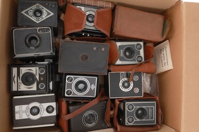 Lot 146 - A Tray of Box Cameras