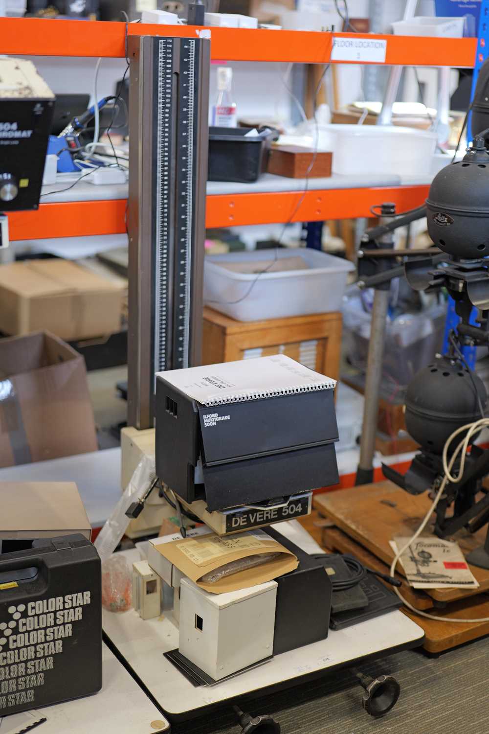 Lot 578 - A De Vere 504 Darkroom Enlarger & Ilford Multigrade Head
