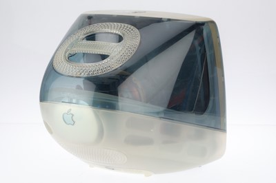 Lot 932 - An Apple iMac G3 Home Computer