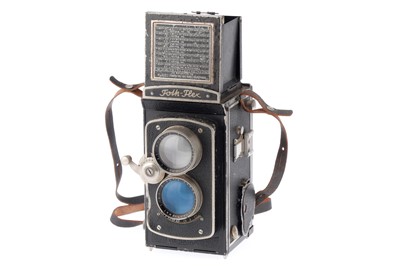 Lot 158 - A Foth Flex II TLR Camera