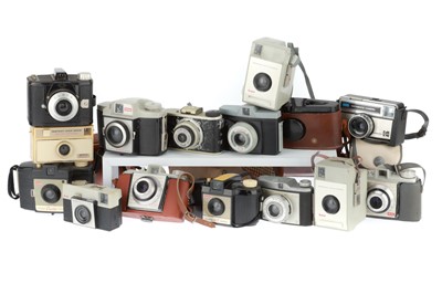 Lot 257 - A Mixed Selection of Cameras