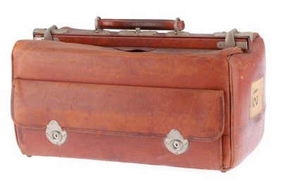 Lot 798 - A Vintage Leather Doctors Bag