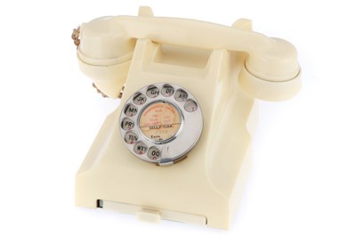 Lot 939 - A Telephone Type 332F in Ivory