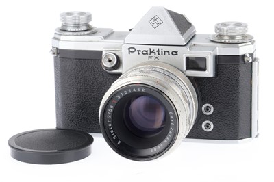 Lot 319 - A KW Praktina FX 35mm SLR Camera