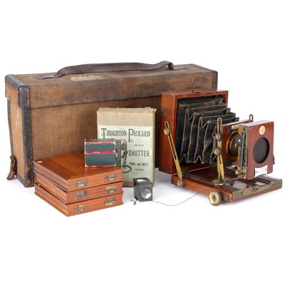 Lot 224 - An E & T Underwood The 'Medal' Quarter Plate Mahogany Camera