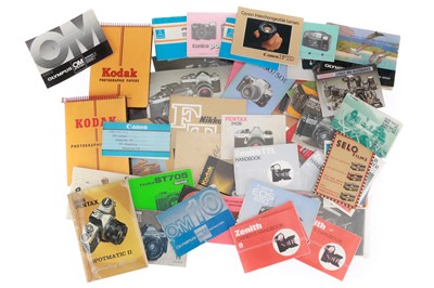 Lot 889 - A Mixed Selection of Camera Guides & Instruction Manuals