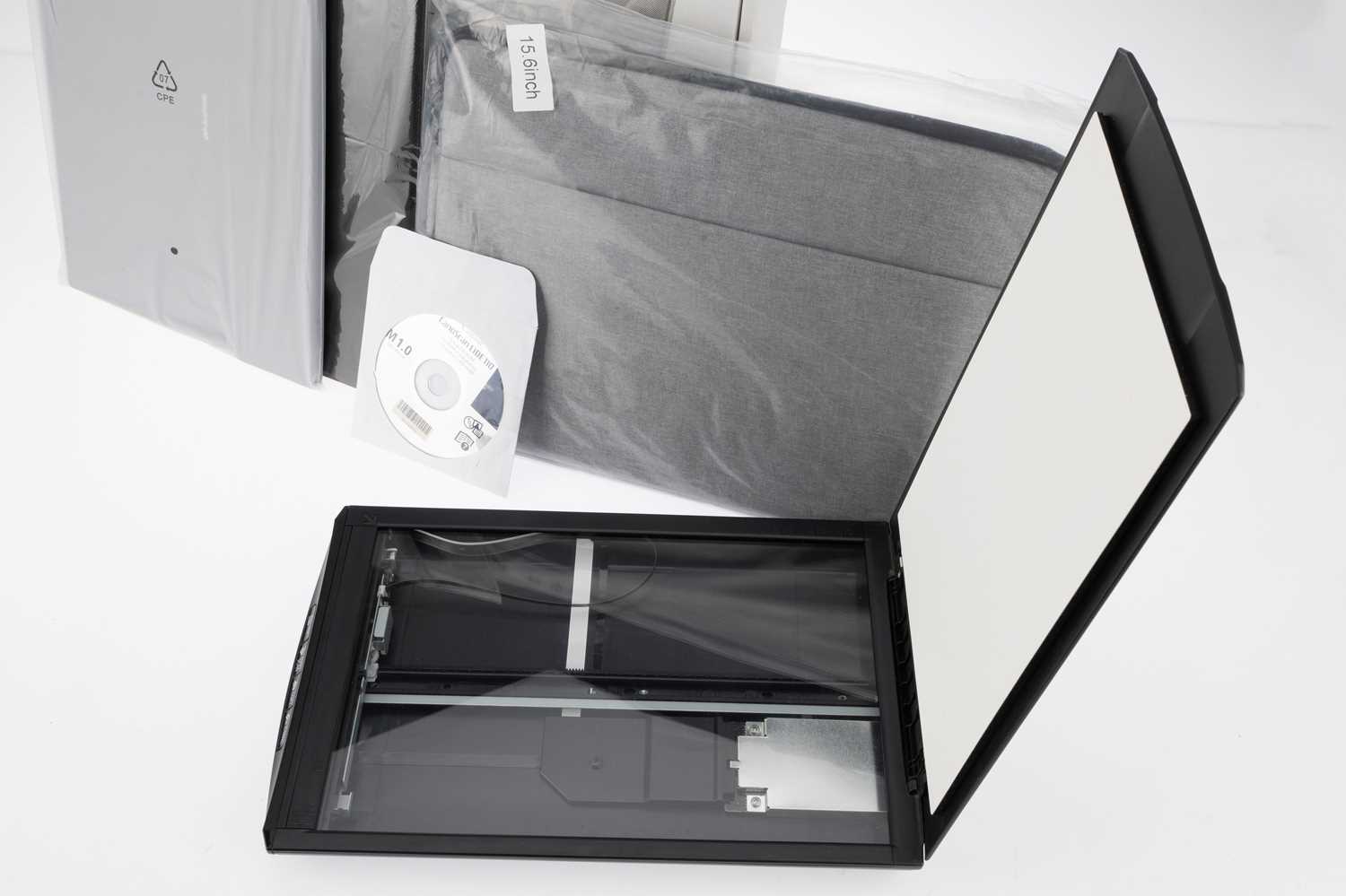 Lot 686 - A Desklab Ultralight Portable Touchscreen