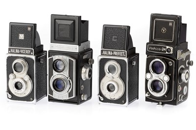 Lot 331 - A Group of TLR Cameras