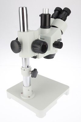 Lot 821 - Amscope Zoom Binocular Microscope