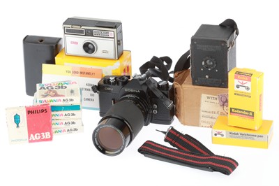 Lot 158 - A Selection of Film Cameras