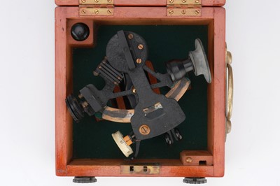 Lot 267 - WWII, Husun Herny Hughes, Flying Boat 3 1/2 inch Sextant