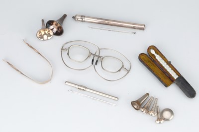 Lot 403 - Small Collection of Medical Items