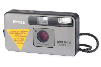 Lot 30 - A Konica Big Mini Compact Camera