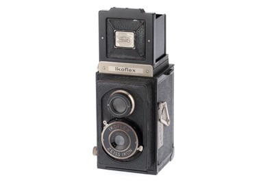 Lot 120 - A Zeiss Ikon Ikoflex TLR Camera