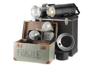 Lot 401 - A Graflex Stroboflash Studio Lighting Outfit