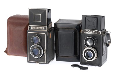 Lot 122 - A Pair of TLR Cameras