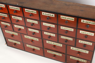 Lot 176 - A Large & Fine Apothecary Drug Run