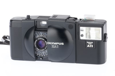 Lot 101 - An Olympus XA1 Viewfinder Camera