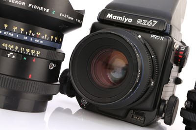 Lot 424 - A Mamiya RZ67 Pro II Medium Format Camera