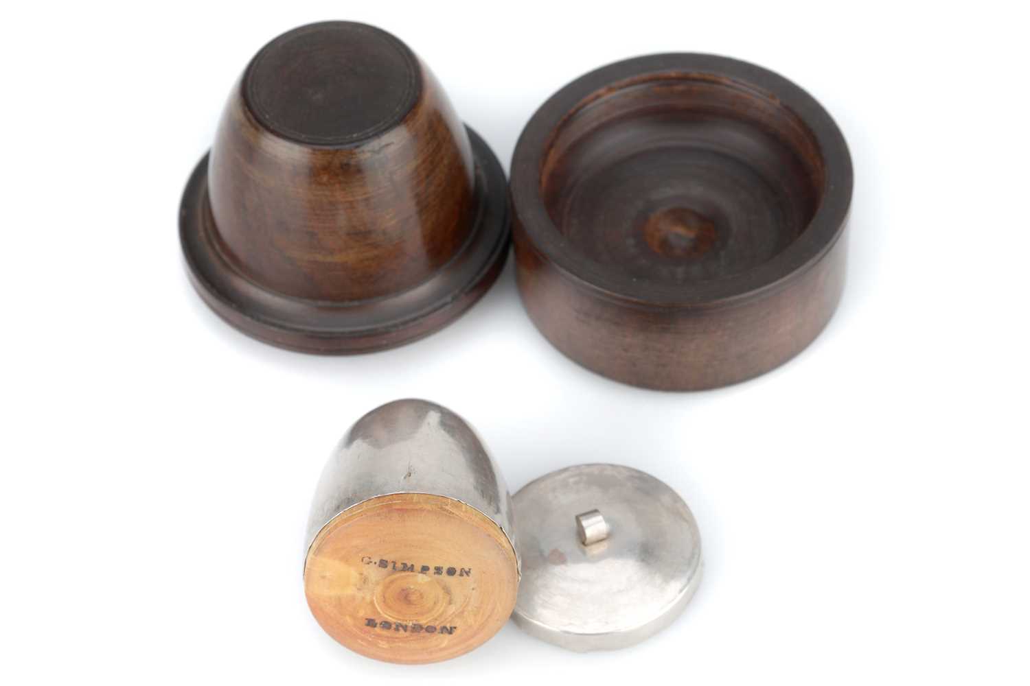Lot 398 - An unusual G Simpson, London, Treen