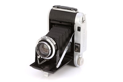 Lot 436 - An Ensign Autorange 820 Rangefinder Camera