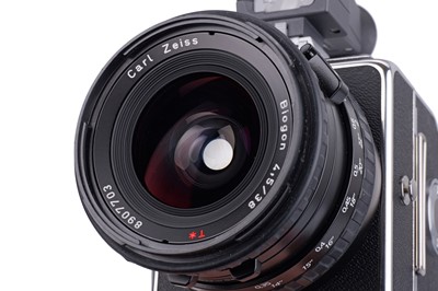 Lot 206 - A Hasselblad 905SWC Medium Format Camera