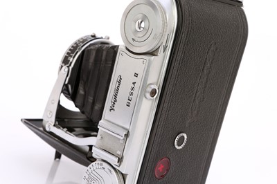 Lot 450 - A Voigtlander Bessa II Rangefinder Camera