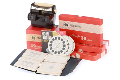 Lot 653 - A Viewmaster Stereo Viewer and Collection of Slides