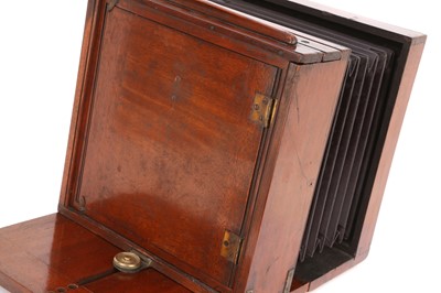 Lot 460 - An Unmarked Wet Plate Mahogany Tailboard Camera