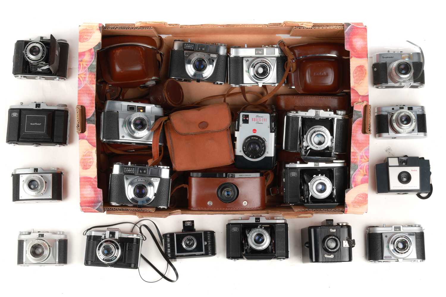 Lot 329 - A Mixed Selection of Cameras,