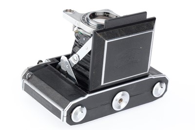 Lot 258 - A Zeiss Ikon Super Ikonta 532/16 Rangefinder Camera