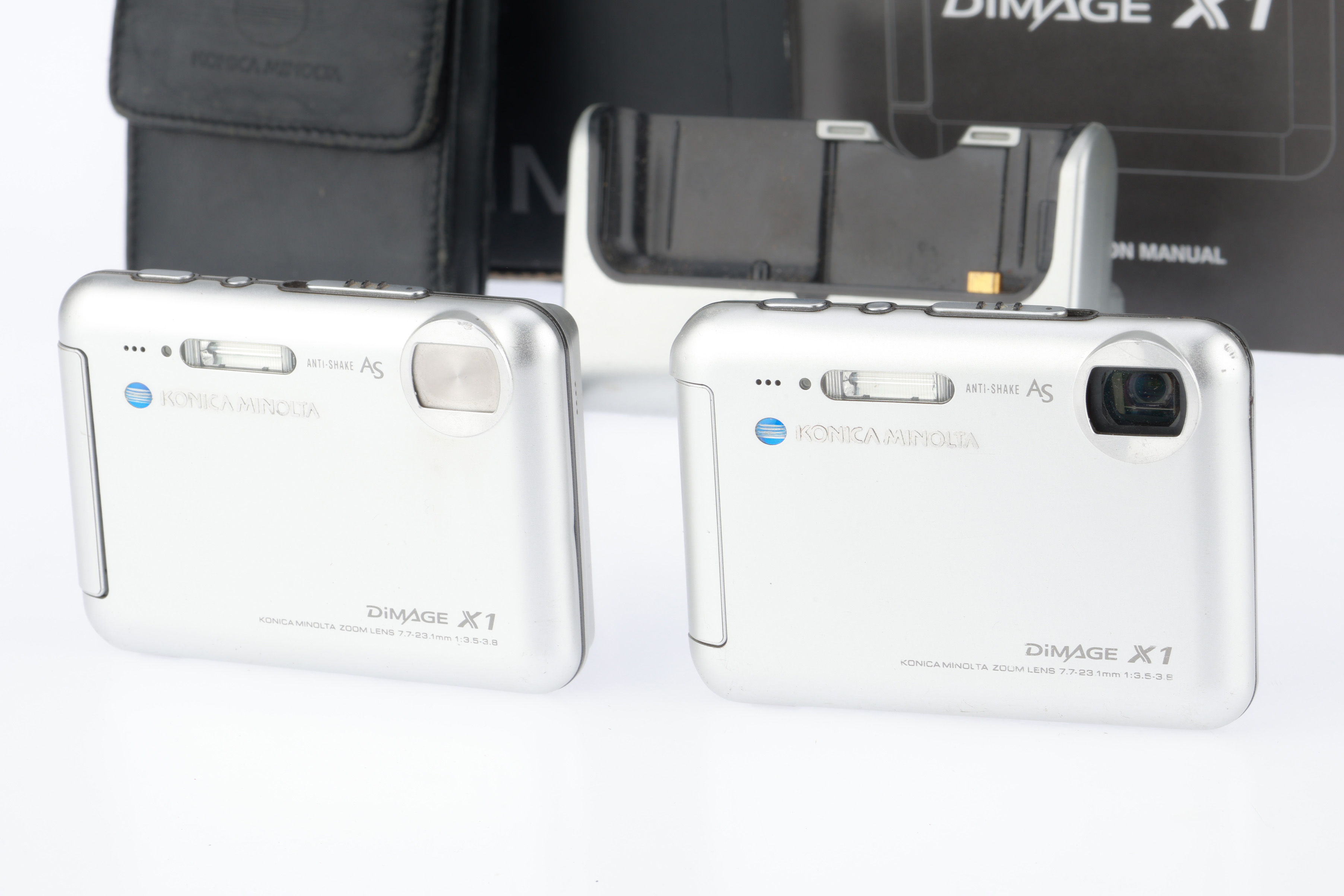 Lot 87 - A Pair of Konica Minolta Dimage X1 Digital