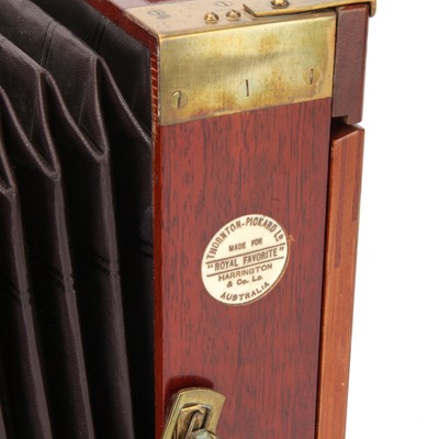 Lot 245 - A Thornton-Pickard Royal Favourite Half Plate Mahogany Field Camera