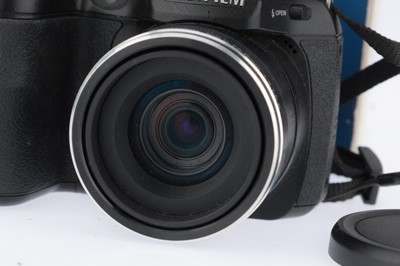 Lot 195 - A Pair of Digital Cameras