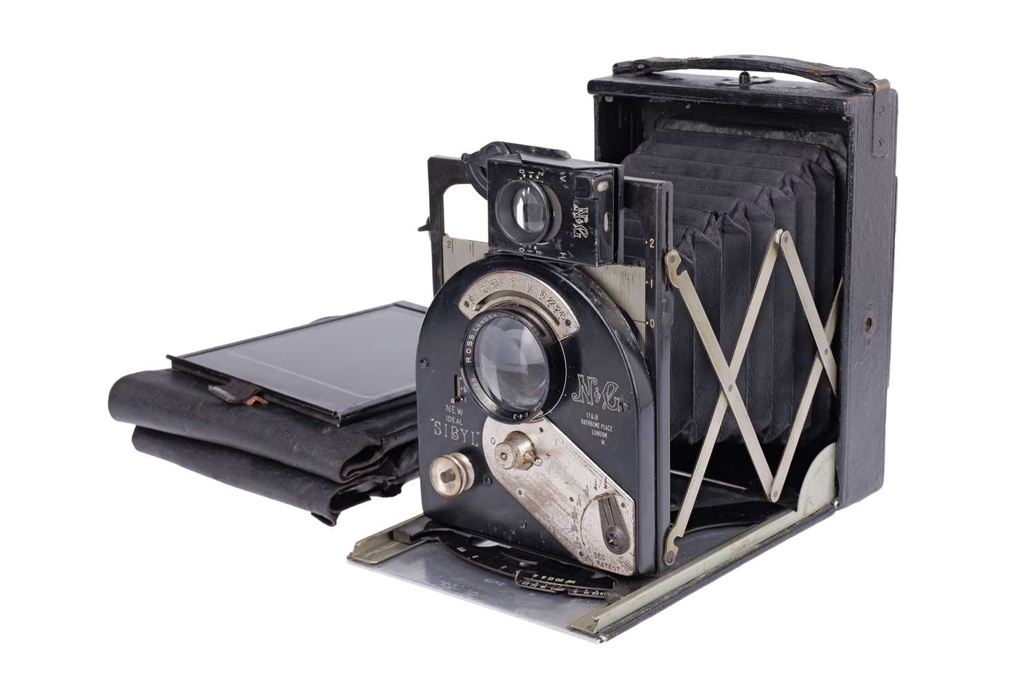 Lot 271 - A Newman & Guardia New Ideal Sibyl 3¼x4¼' Plate Camera