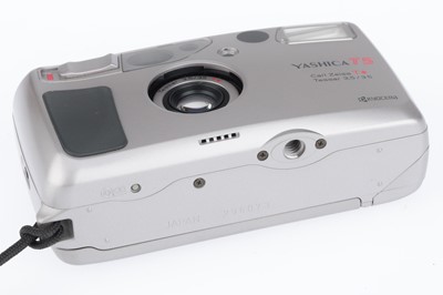 Lot 167 - A Kyocera Yashica T5 Compact 35mm Camera