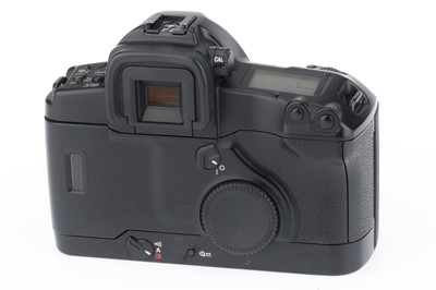 Lot 206 - A Canon EOS 3 Camera Body