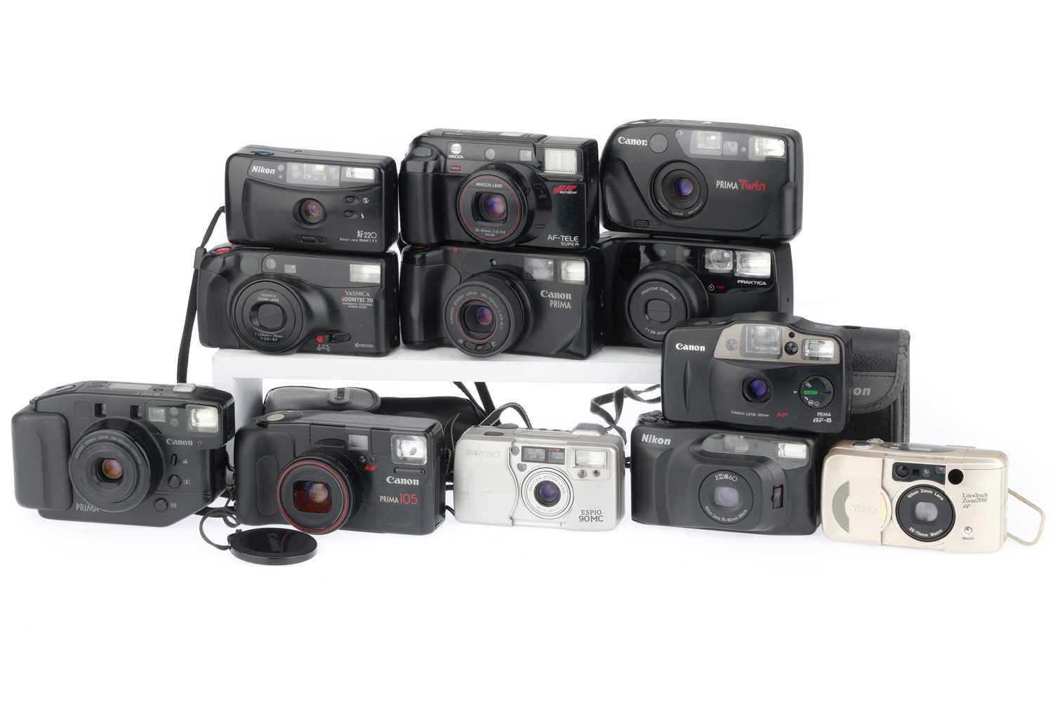 Click The Camera Humback Lot 156 - A Group of Compact 35mm Cameras,
