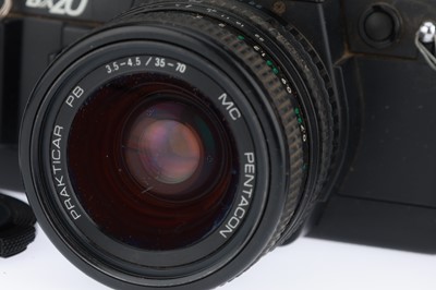 Lot 128 - A Group of Electronic SLR Cameras