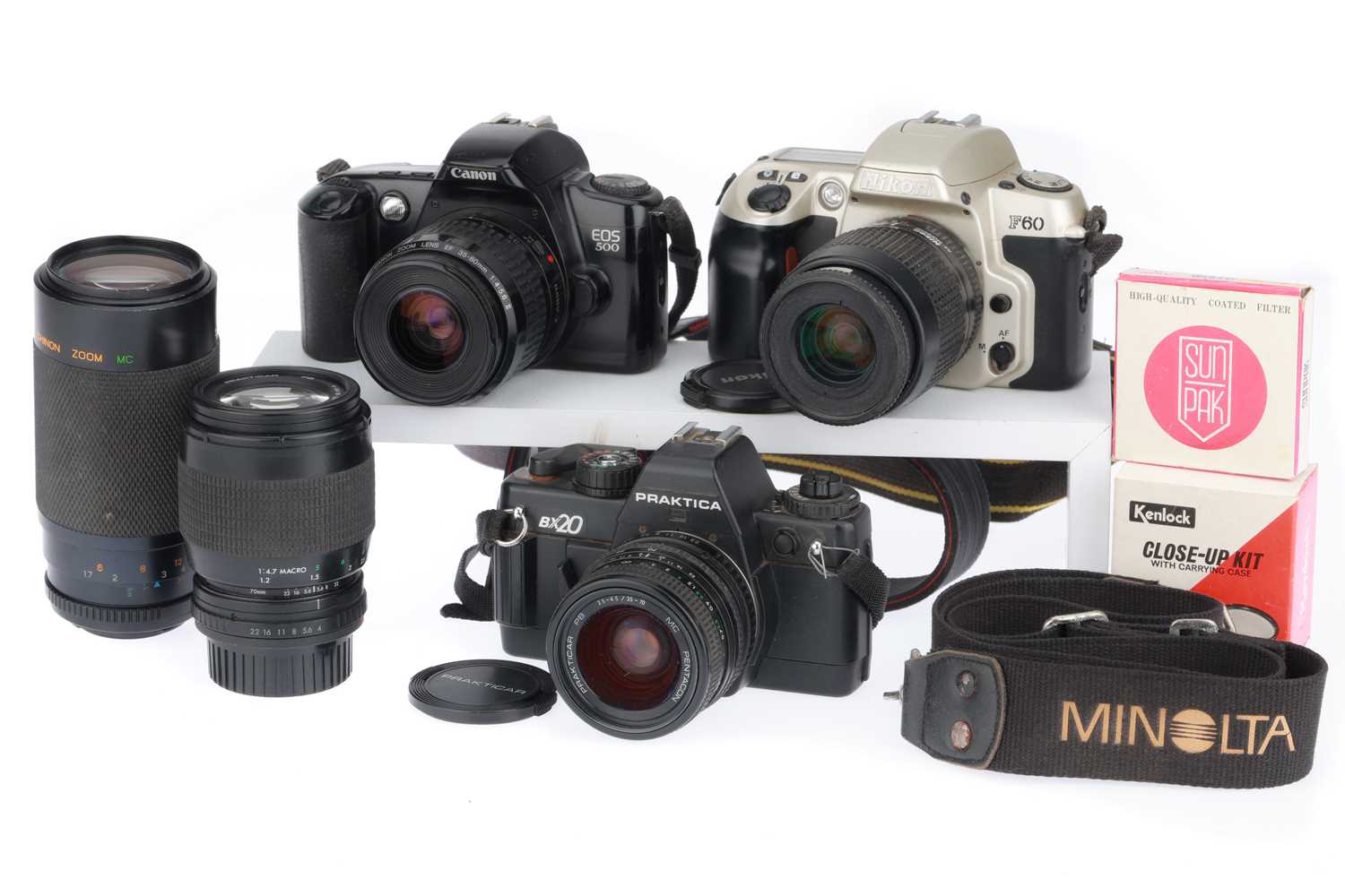 Lot 128 - A Group of Electronic SLR Cameras